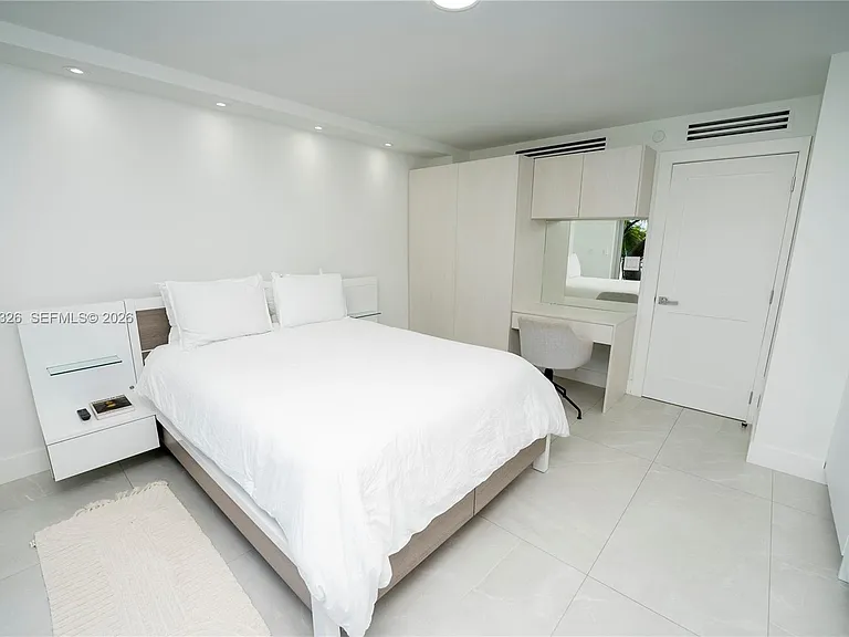 881 Ocean Dr #Townhouse 15 — Photo 8