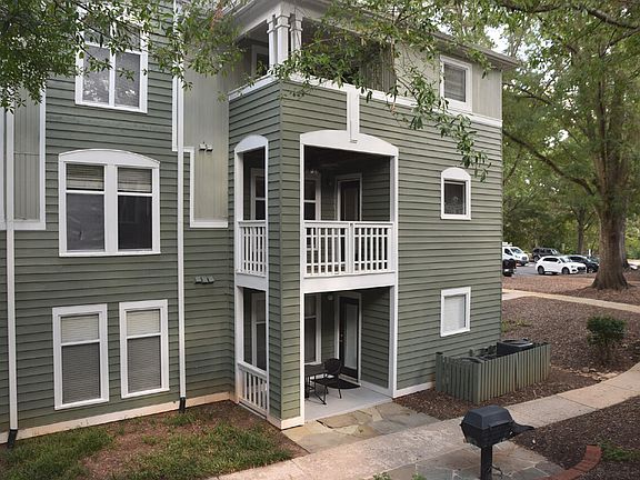 2nd image of 1221 Westview Ln APT 301