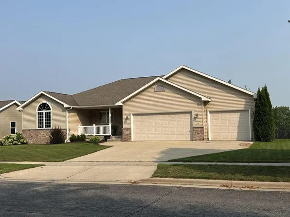 422 Old Indian Trail, Deforest, WI 53532