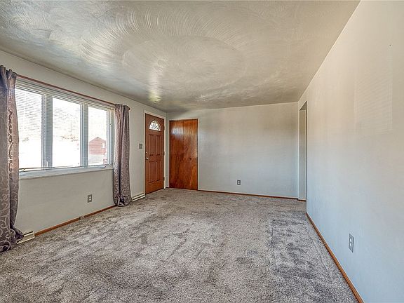3rd image of 214 Springwood Dr