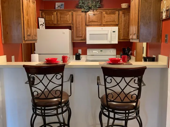 12011 W 58th Pl APT C, Shawnee, KS 66216