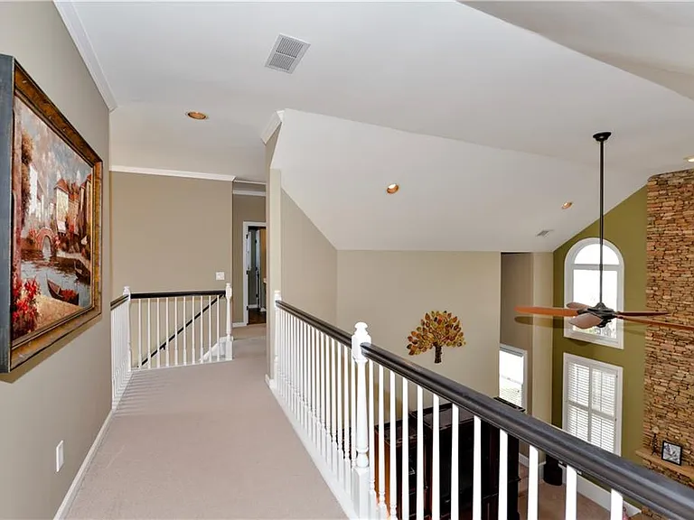 265 Windsor Gate Cv — Photo 29