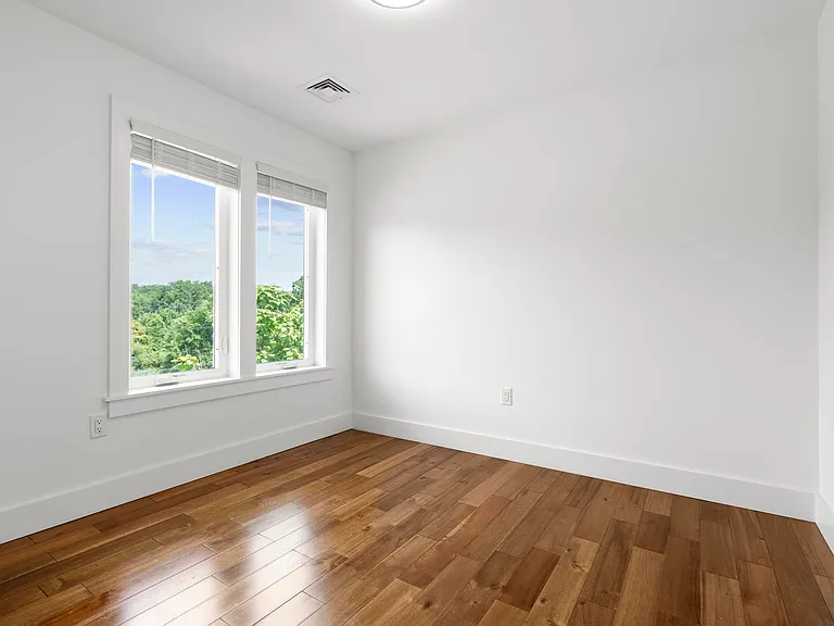 245 E Main St #10 — Photo 26