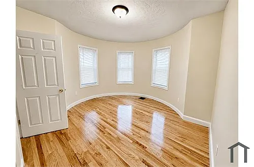 19 Dunlap St #1 Photo 1