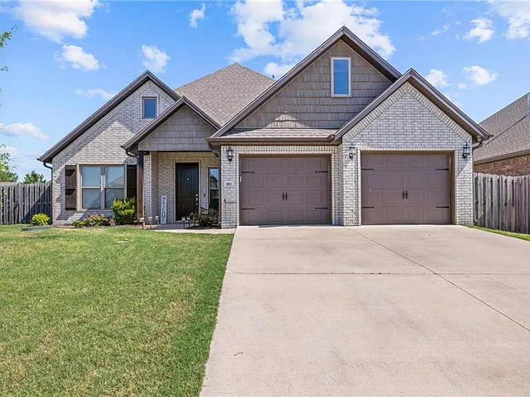 801 Bellmara Cir — Photo 2