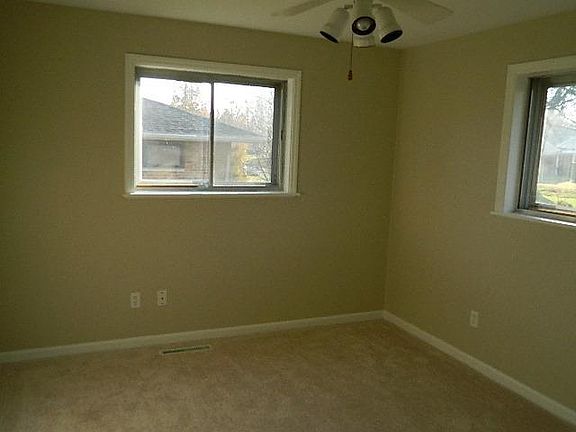 3rd image of 817 Britton Ave