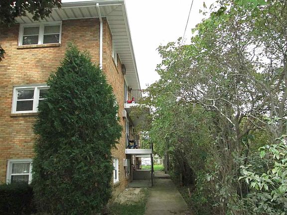 3rd image of 2524 Holmes St