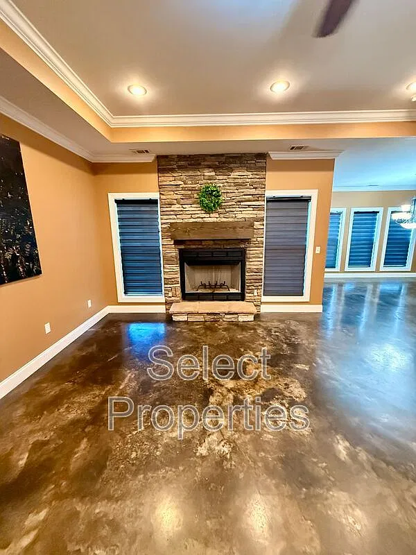 4 bed, 3.0 bath, 2580 sqft, $2,700 — Photo 3