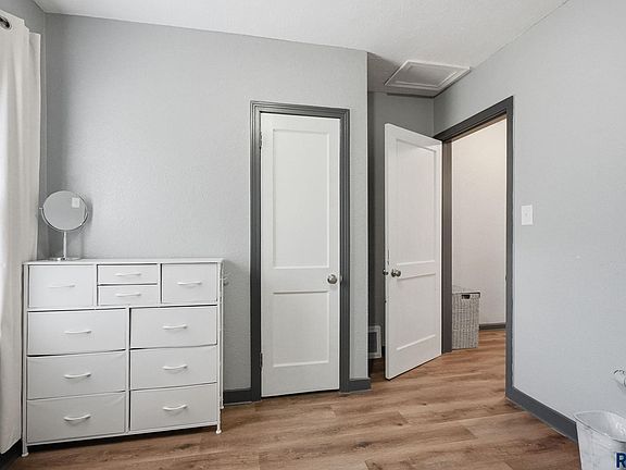 3rd image of 1223 N Spring Ave