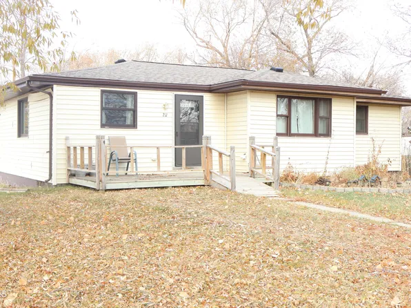 211 Clark St, Portal, ND 58772
