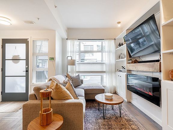 3rd image of 2751 Spring St