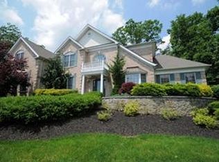 7 Willow Ct, Flanders, NJ 07836