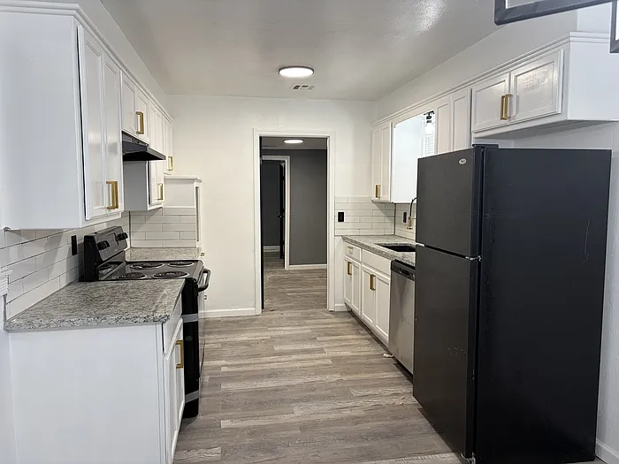 5924 N College St — Photo 7