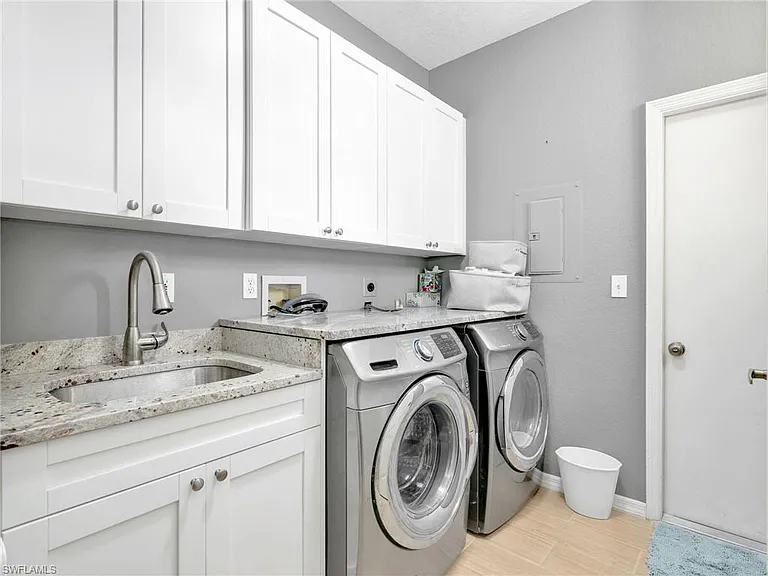 9071 Las Maderas Dr #101 — Photo 23