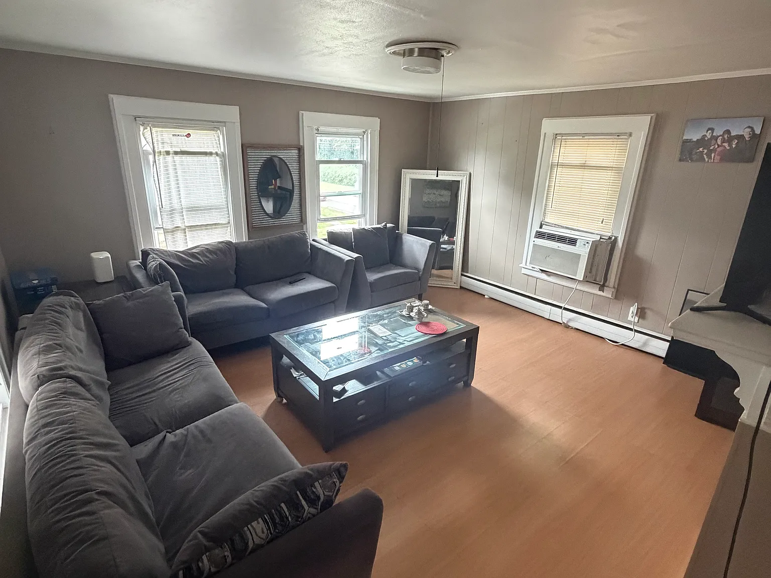 2 bed, 800 sqft, $1,900 — Photo 2