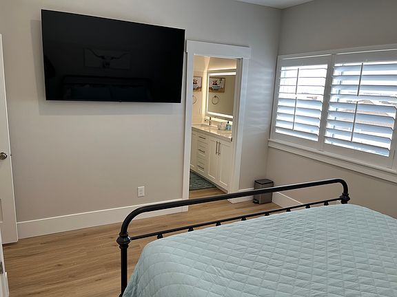 4th image of 592 N Hills Ct