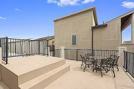 4413 Koehler St #D — Photo 2
