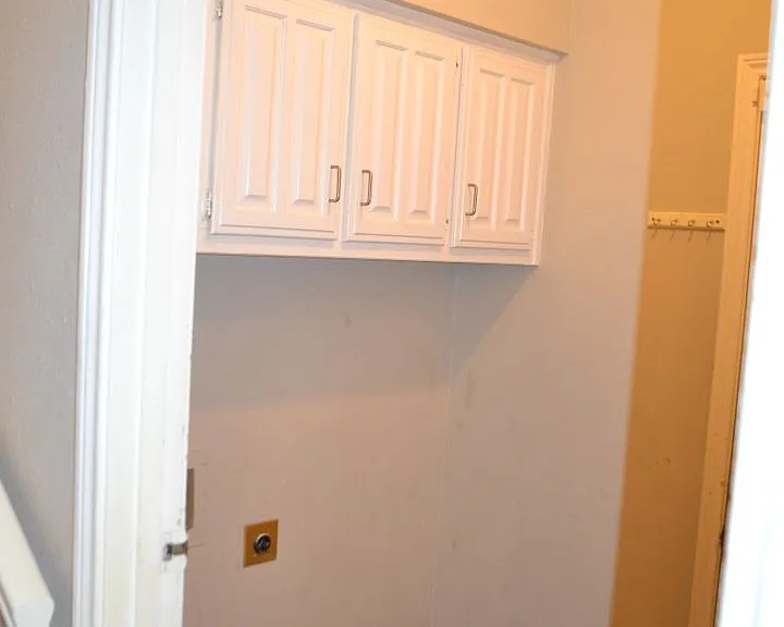 404 Benjamin St — Photo 24