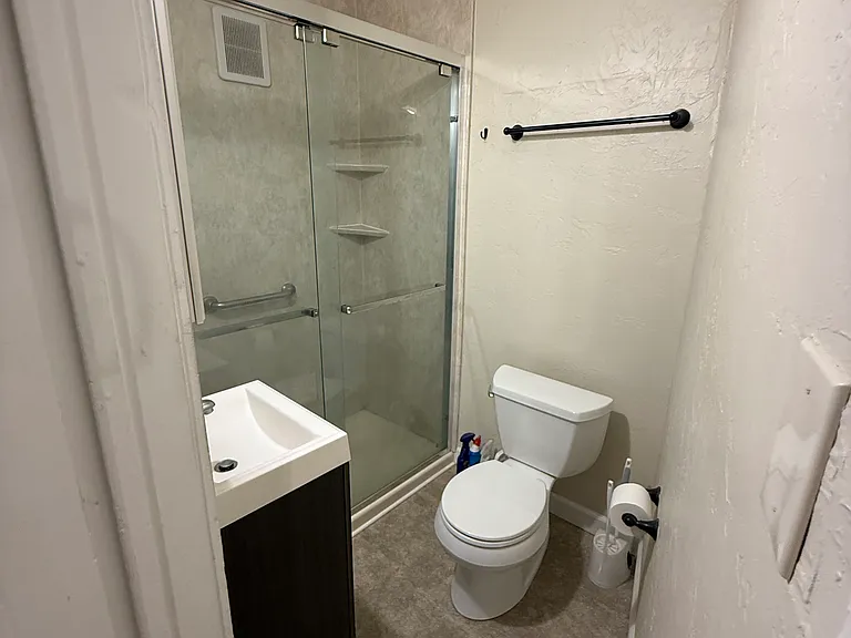 715 Ivy St #4 — Photo 9