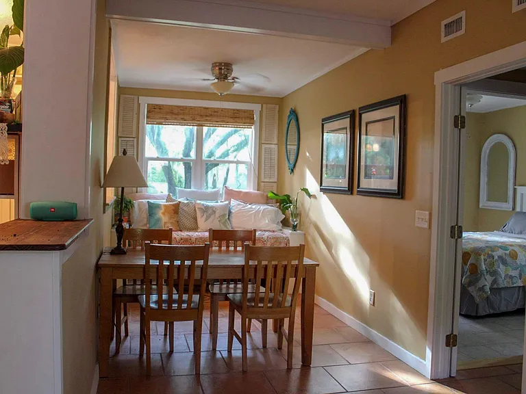 810 Stanley Dr — Photo 3