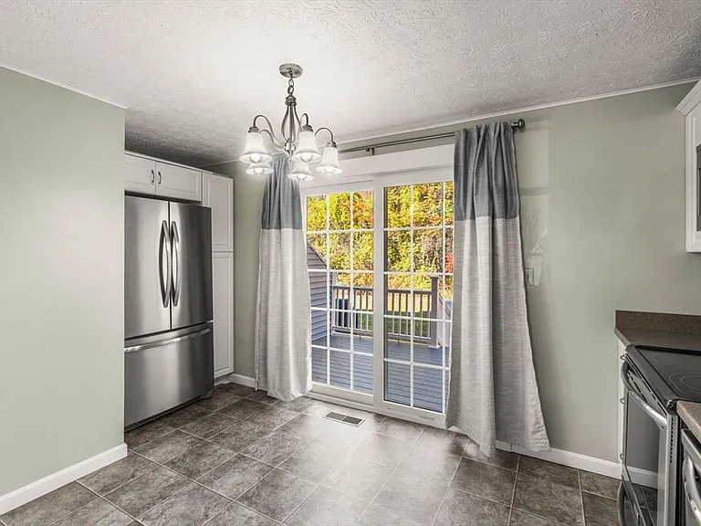 32 Fox Meadow Rd #E — Photo 6