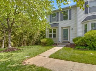 1 Lanhill Ct, Halethorpe, MD 21227