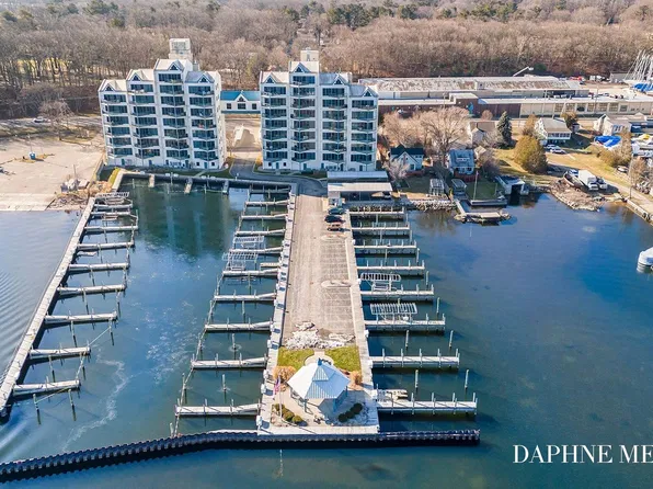 2964 Lakeshore Dr Unit E403, Muskegon, MI 49441