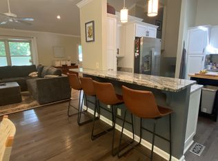 6 Hunters Ridge Dr, Asheville, NC 28803