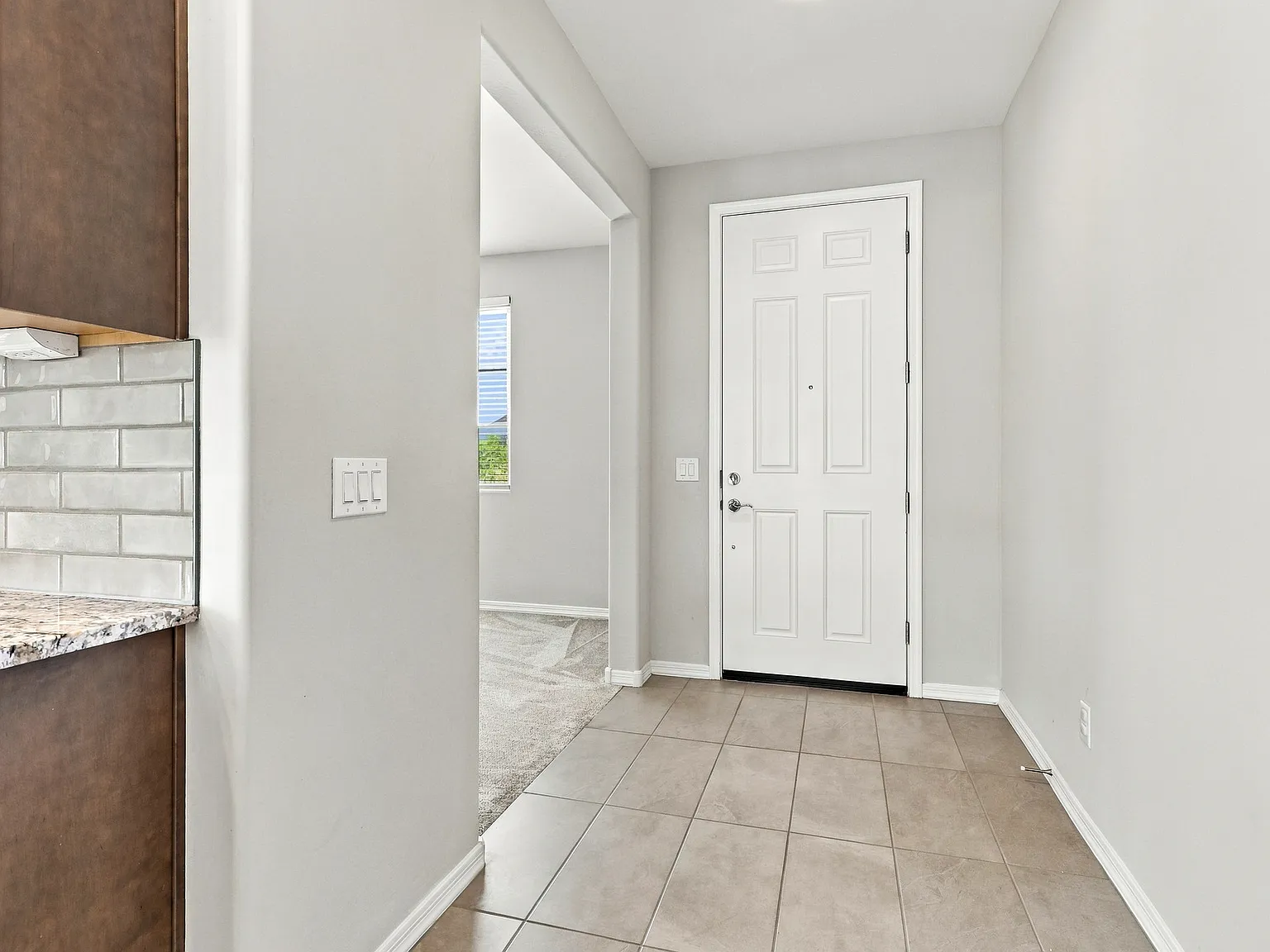 4 bed, 2165 sqft, $3,295 — Photo 4