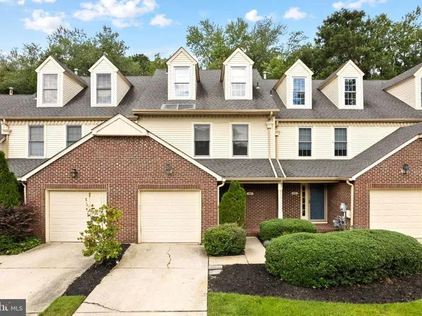 302 Berkshire Way, Marlton, NJ 08053