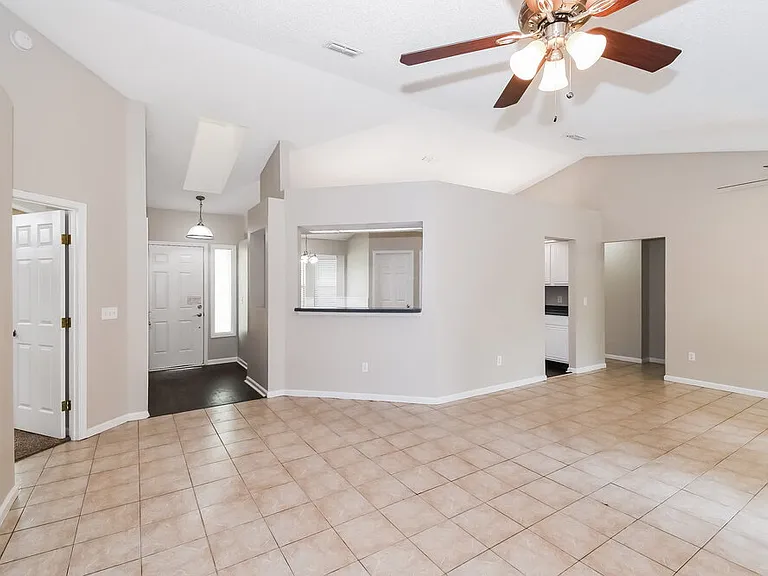 8522 Sugartree Dr — Photo 4