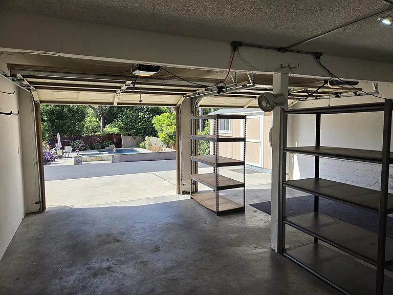 1037 Alta Vista Dr — Photo 43