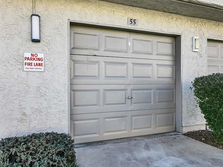 # Guardian Realty 6250 W Flamingo Rd Apt 55 Las Vegas Condo Rental 1 car garage_02062020