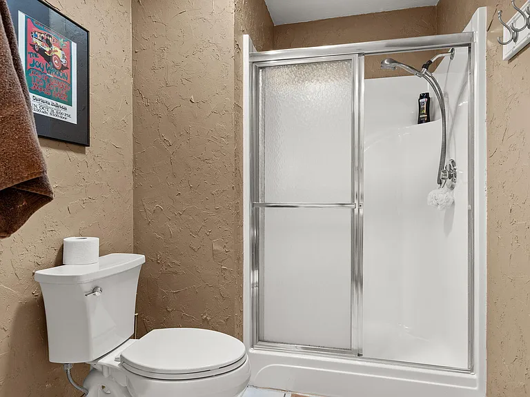 106 Oxford Dr #8 — Photo 23