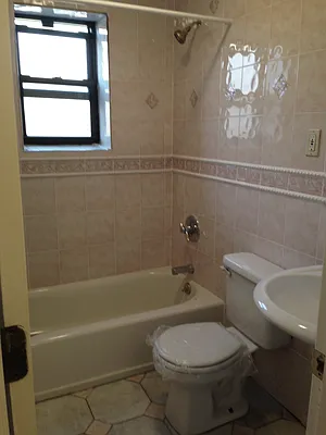 Rented by Ulas Real Estates Inc | media 8