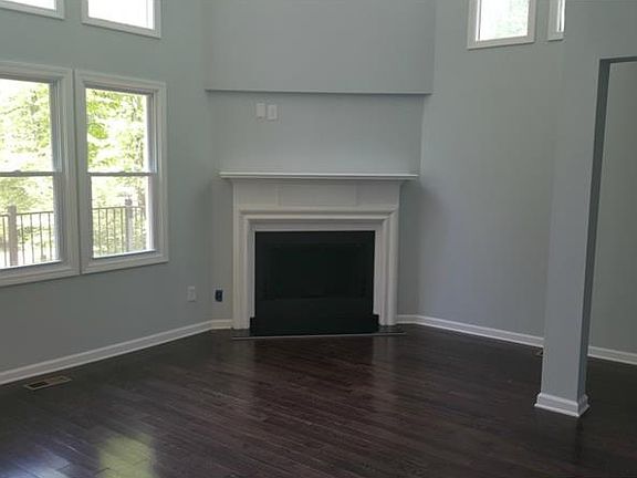 2nd image of 2494 Arthurs Ct NE