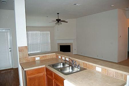 4th image of 3618 English Oak Dr
