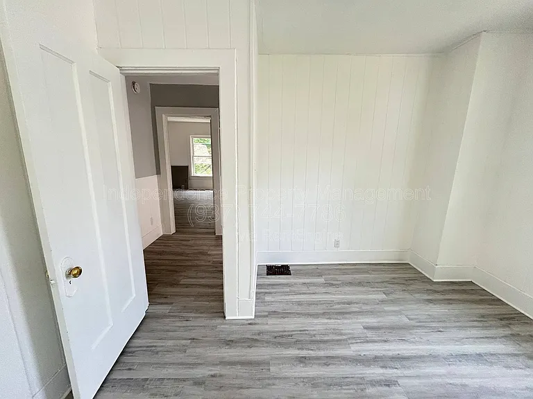951 Ferndale Ave — Photo 13