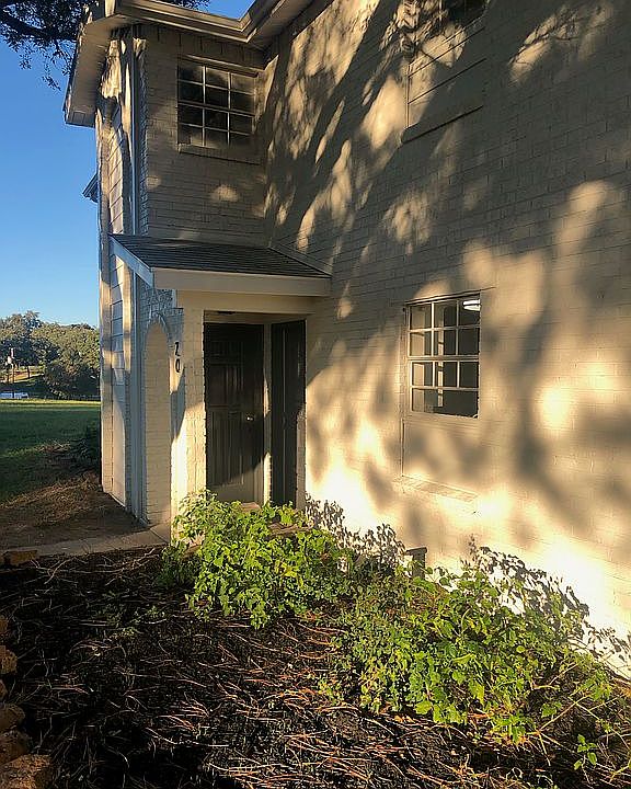 1st image of 20 Fairway Dr
