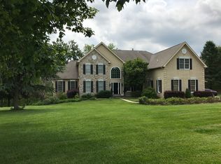 321 Twin Pond Dr, West Chester, PA 19382