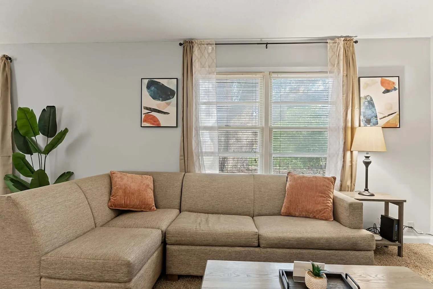 5 bed, 2.0 bath, 1496 sqft, $2,768 — Photo 1