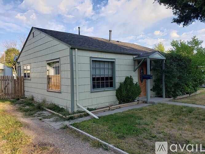 2542 W C St, Torrington, WY 82240 | Zillow