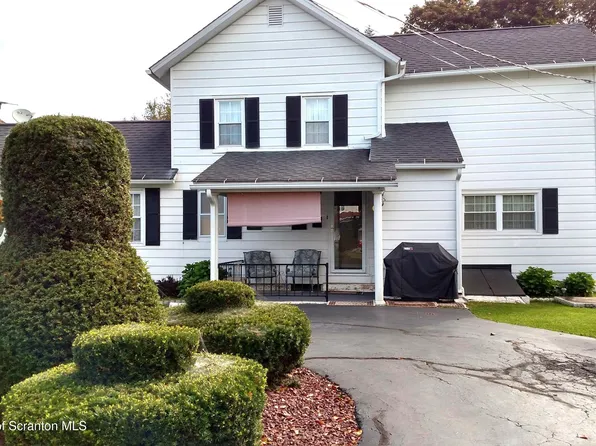 12 Green St, Carbondale, PA 18407