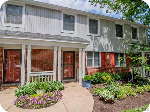 9019 W Swan Cir, Saint Louis, MO 63144