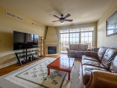 2912 North University DRIVE UNIT 204, Waukesha, WI, 53188