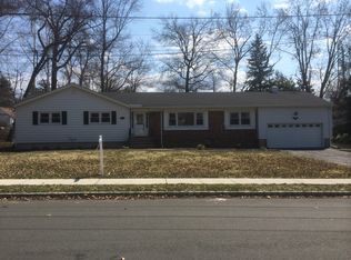 2 Sunset Rd, West Caldwell, NJ 07006