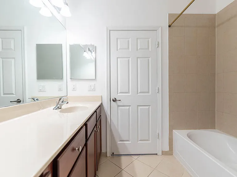 10283 Wellington Parc Dr — Photo 16