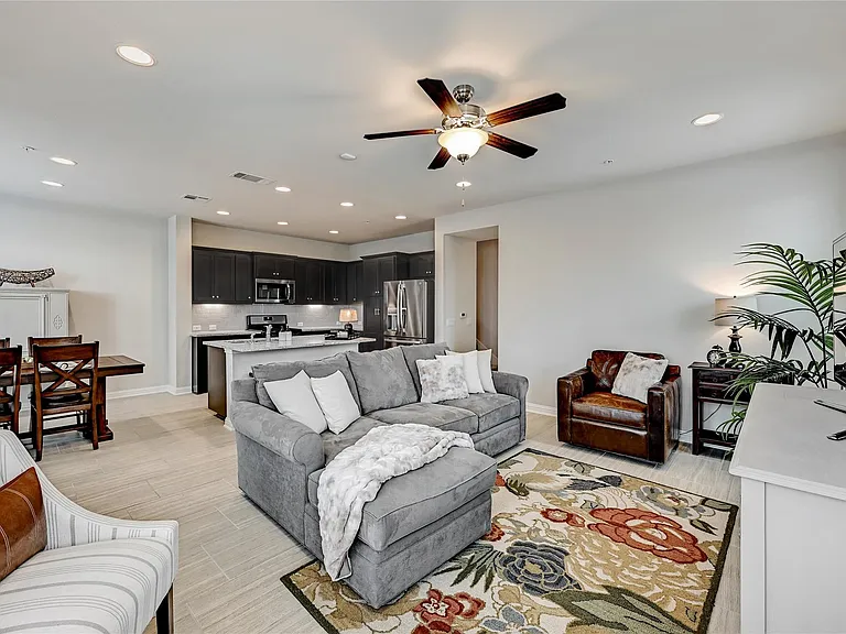 6814 E Riverside Dr #64 — Photo 5