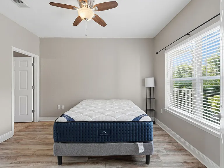 1440 NW 3rd Pl #307 — Photo 8