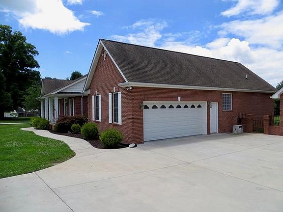 5th image of 103 Remington Dr